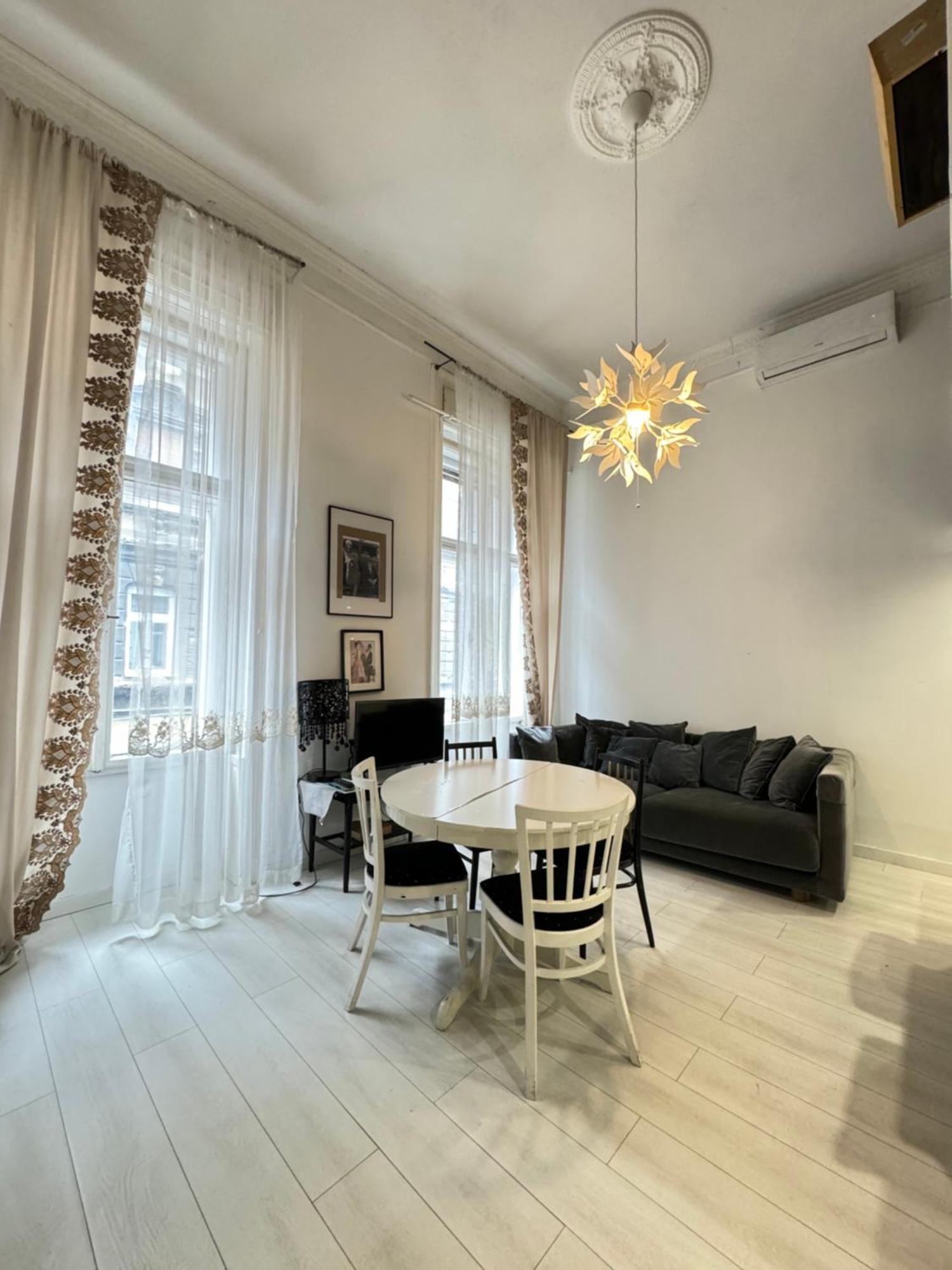 4 You Apartment Budapest Luaran gambar